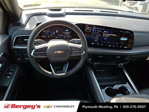 Certified 2025 Chevrolet Suburban LT AWD/4WD image 14
