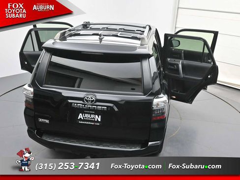 Used 2022 Toyota 4Runner SR5 Premium w/ Moonroof Package AWD/4WD image 37