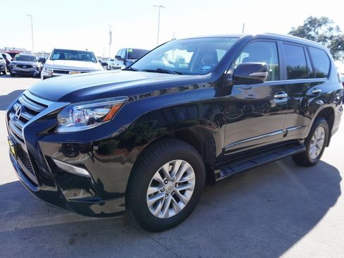 Used 2017 Lexus GX 460 Premium image 3