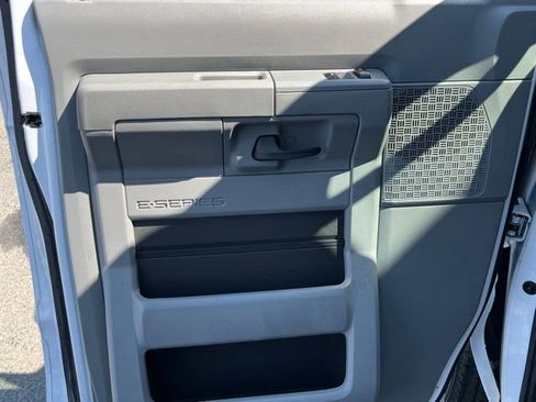 Used 2024 Ford E-450 and Econoline 450 Super Duty w/ Power Windows & Locks Group RWD image 17
