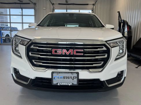 Used 2024 GMC Terrain SLT AWD/4WD image 7