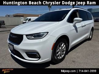 Used 2022 Chrysler Pacifica Touring-L FWD video 1
