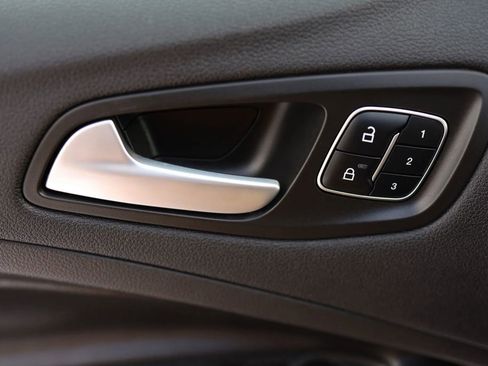 Used 2019 Ford Escape Titanium FWD image 12