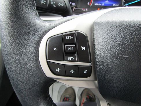 Used 2024 Ford Explorer XLT w/ Equipment Group 202A AWD/4WD image 25