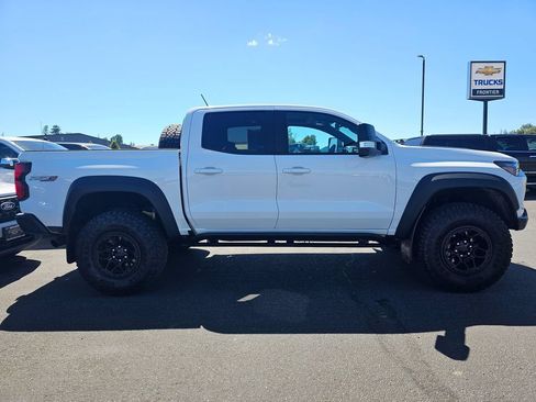 Used 2024 Chevrolet Colorado ZR2 w/ ZR2 Bison Edition AWD/4WD image 2