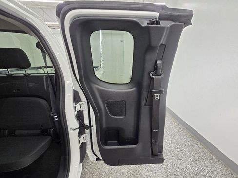 Used 2022 Nissan Frontier S RWD image 24