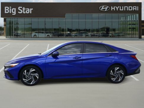 Used 2026 Hyundai Elantra Limited FWD image 2
