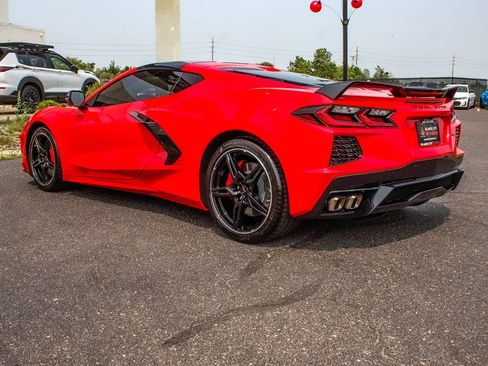 Used 2022 Chevrolet Corvette Stingray Premium Cpe w/ Z51 Performance Package RWD image 4