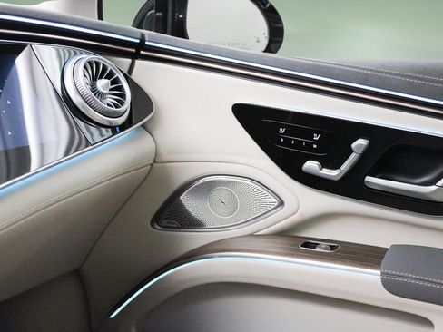 Used 2023 Mercedes-Benz EQS 580 4MATIC Sedan image 38