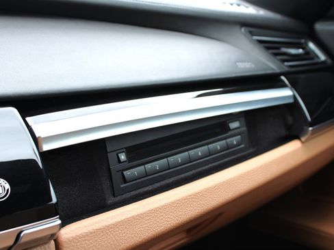 Used 2012 BMW ALPINA B7 image 40