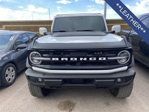 Used 2025 Ford Bronco Outer Banks w/ Sasquatch Package AWD/4WD image 8