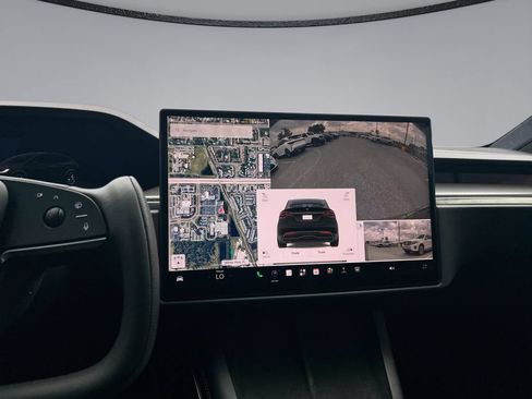 Used 2022 Tesla Model X Plaid AWD/4WD image 3