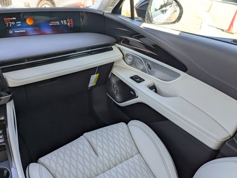 New 2026 Lincoln Nautilus Black Label image 19