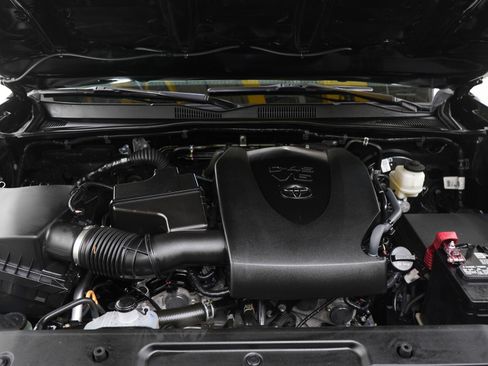 Used 2022 Toyota Tacoma Limited AWD/4WD image 28