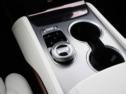 New 2026 Cadillac Vistiq Sport w/ LPO, Floor Liner Package image 15