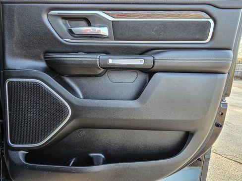 Used 2020 RAM 1500 Laramie image 33