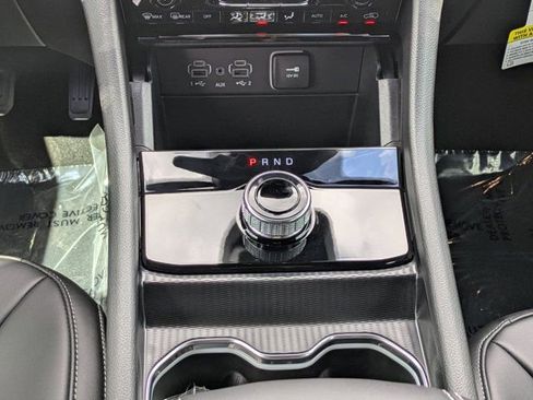 New 2025 Jeep Grand Cherokee Limited w/ Black Appearance Package image 16