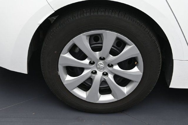 Used 2025 Toyota Corolla LE FWD image 5