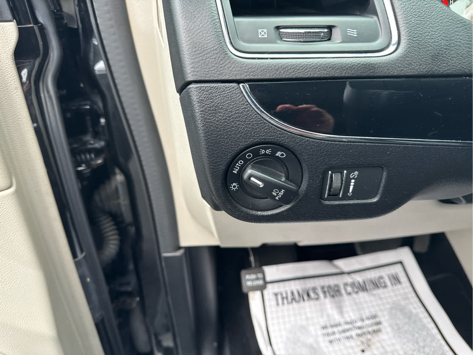 Used 2019 Dodge Grand Caravan SXT FWD image 13