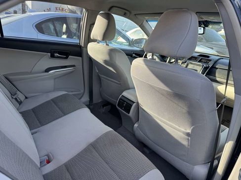 Used 2013 Toyota Camry LE image 5