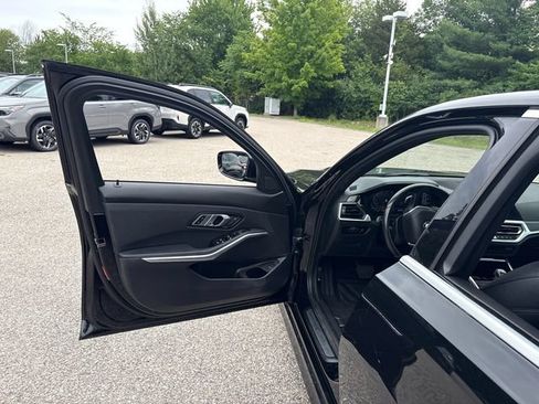Used 2019 BMW 330i xDrive Sedan w/ Premium Package AWD/4WD image 22