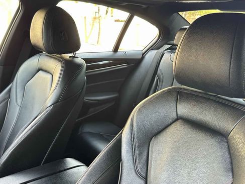 Used 2018 BMW 540i xDrive image 12