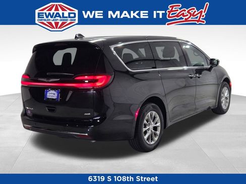 New 2026 Chrysler Pacifica Select image 19