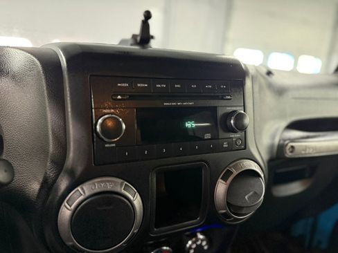 Used 2017 Jeep Wrangler Unlimited Sport image 19