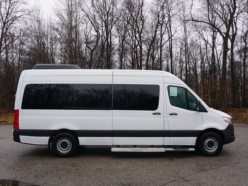 Used 2019 Mercedes-Benz Sprinter 2500 w/ Driver Convenience Package image 6