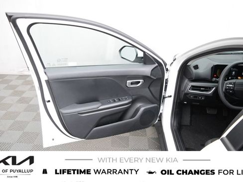 New 2026 Kia K4 FWD image 9