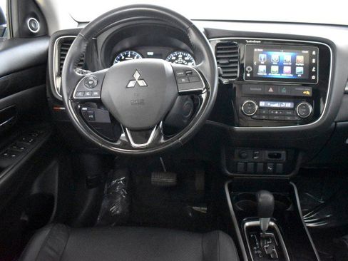 Used 2017 Mitsubishi Outlander SE AWD/4WD image 10