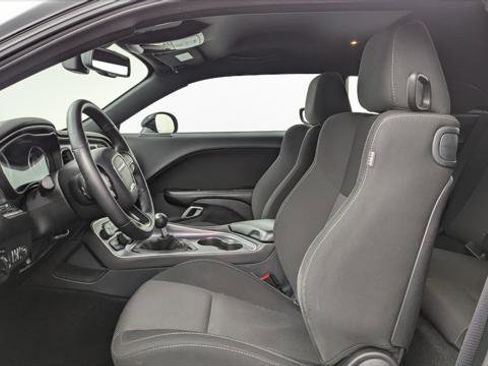 Used 2016 Dodge Challenger R/T image 14