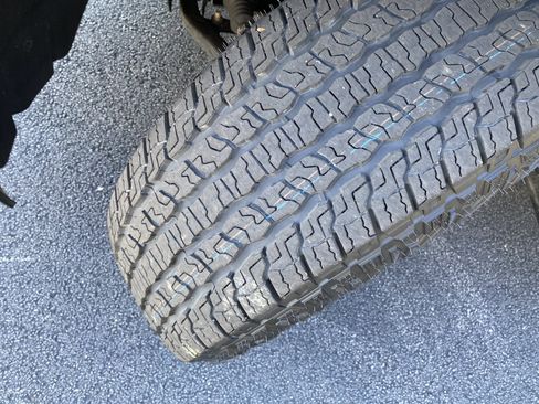 Used 2023 Chevrolet Silverado 1500 RST image 12