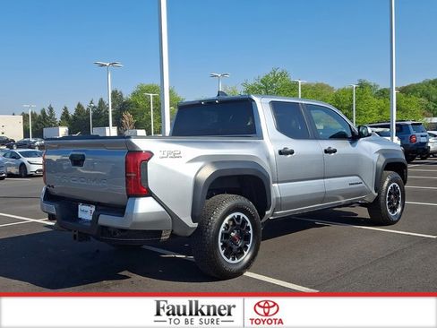 Certified 2024 Toyota Tacoma TRD Off-Road AWD/4WD image 6