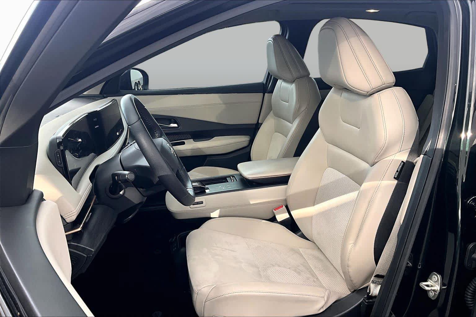 Certified 2023 Nissan Ariya AWD image 7
