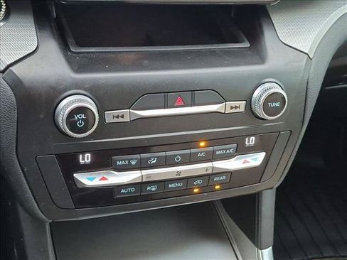 Used 2020 Ford Explorer XLT w/ Equipment Group 202A RWD image 25