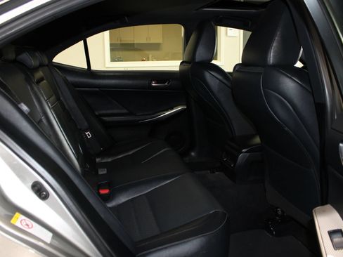 Used 2017 Lexus IS 350 AWD image 35