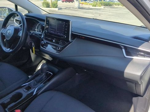 Used 2021 Toyota Corolla LE FWD image 28