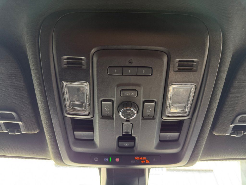 Used 2022 GMC Yukon XL Denali AWD/4WD image 18