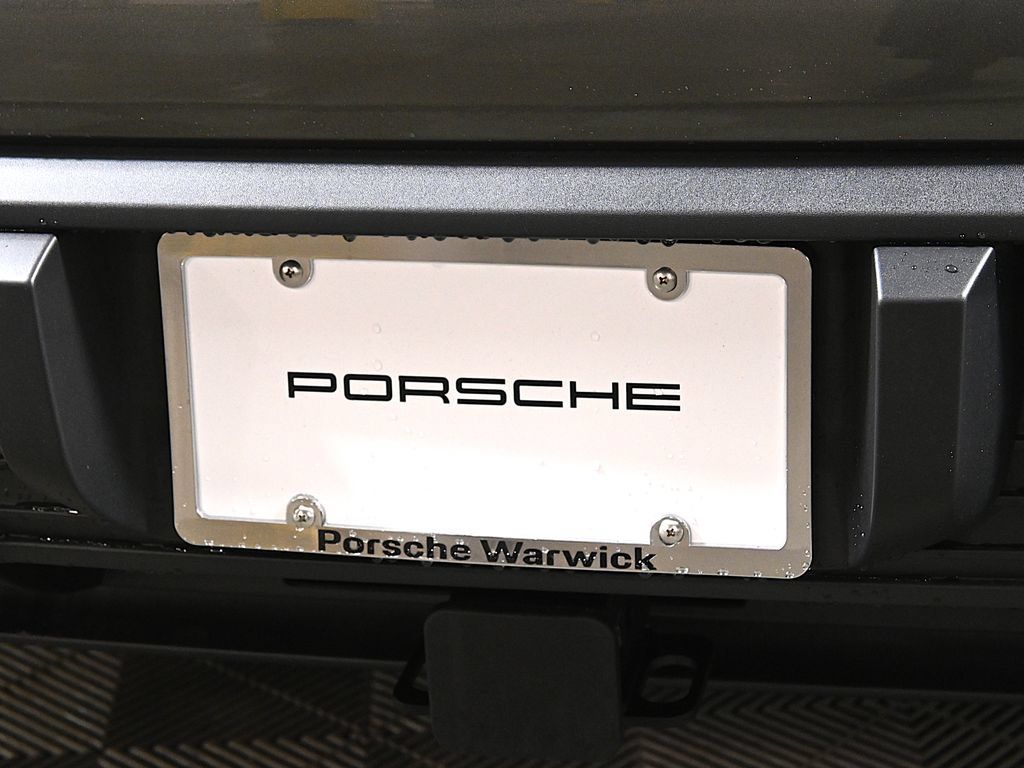 Used 2026 Porsche Macan 4 Electric AWD/4WD image 14