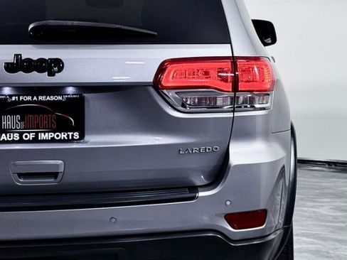 Used 2018 Jeep Grand Cherokee Laredo image 14