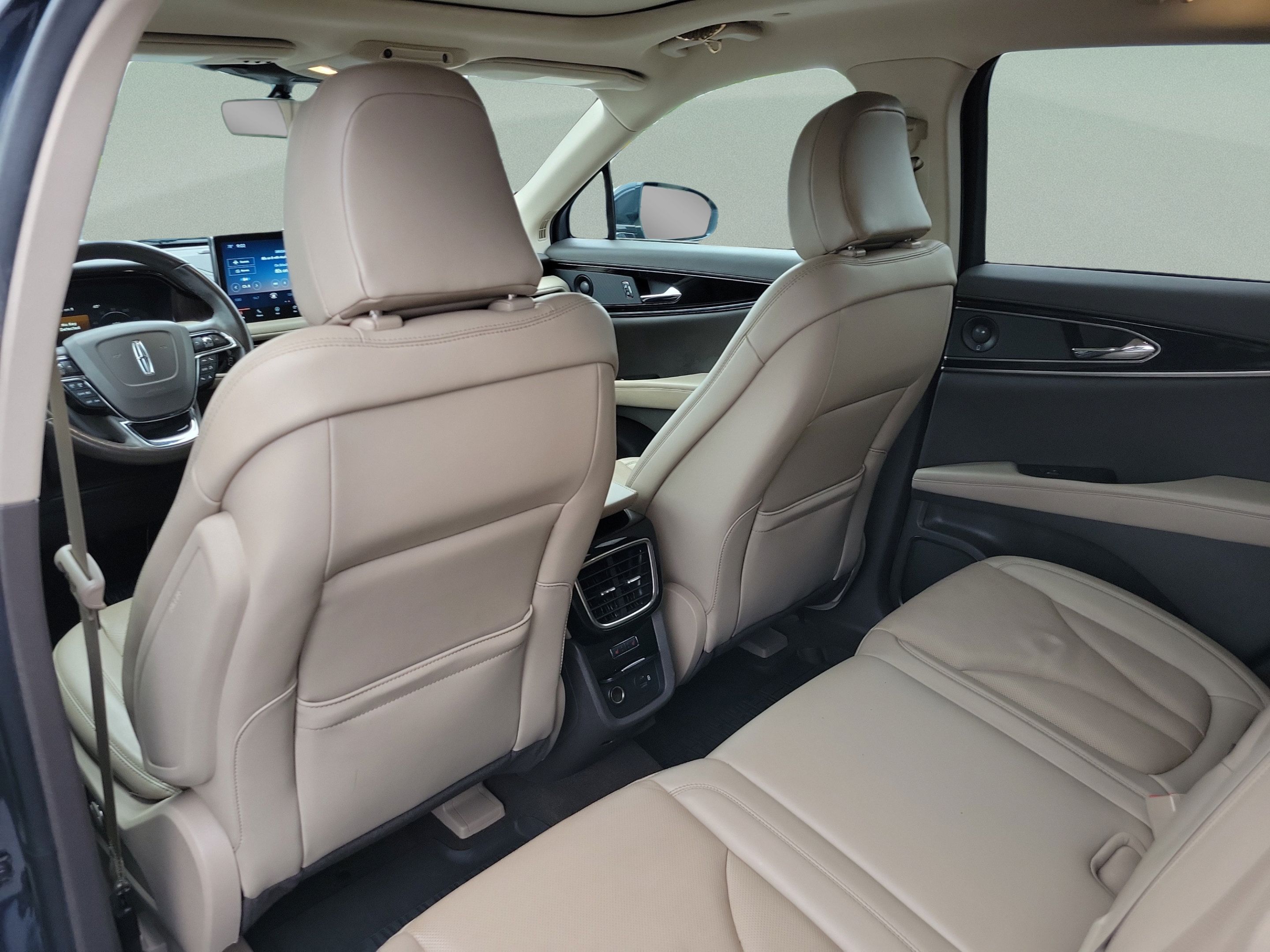 Used 2022 Lincoln Nautilus Reserve w/ Luxury Package FWD image 10