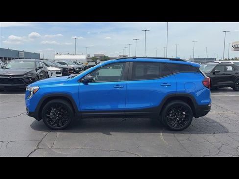 Certified 2024 GMC Terrain SLE w/ Driver Convenience Package AWD/4WD image 5