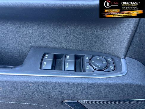 Used 2025 GMC Sierra 1500 SLT image 30