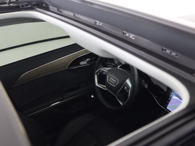 Certified 2024 Audi A8 L 3.0T AWD/4WD image 23