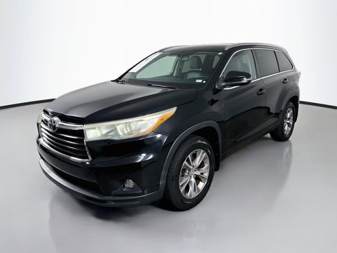 Used 2015 Toyota Highlander XLE AWD/4WD image 3