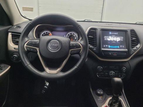 Used 2018 Jeep Cherokee Limited w/ Luxury Group AWD/4WD image 22