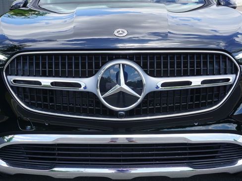 Used 2025 Mercedes-Benz GLC 300 4MATIC image 9