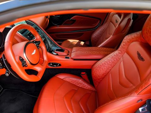 Used 2019 Aston Martin DBS Superleggera RWD image 9