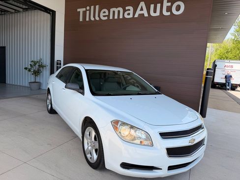 Used 2010 Chevrolet Malibu LS FWD image 1